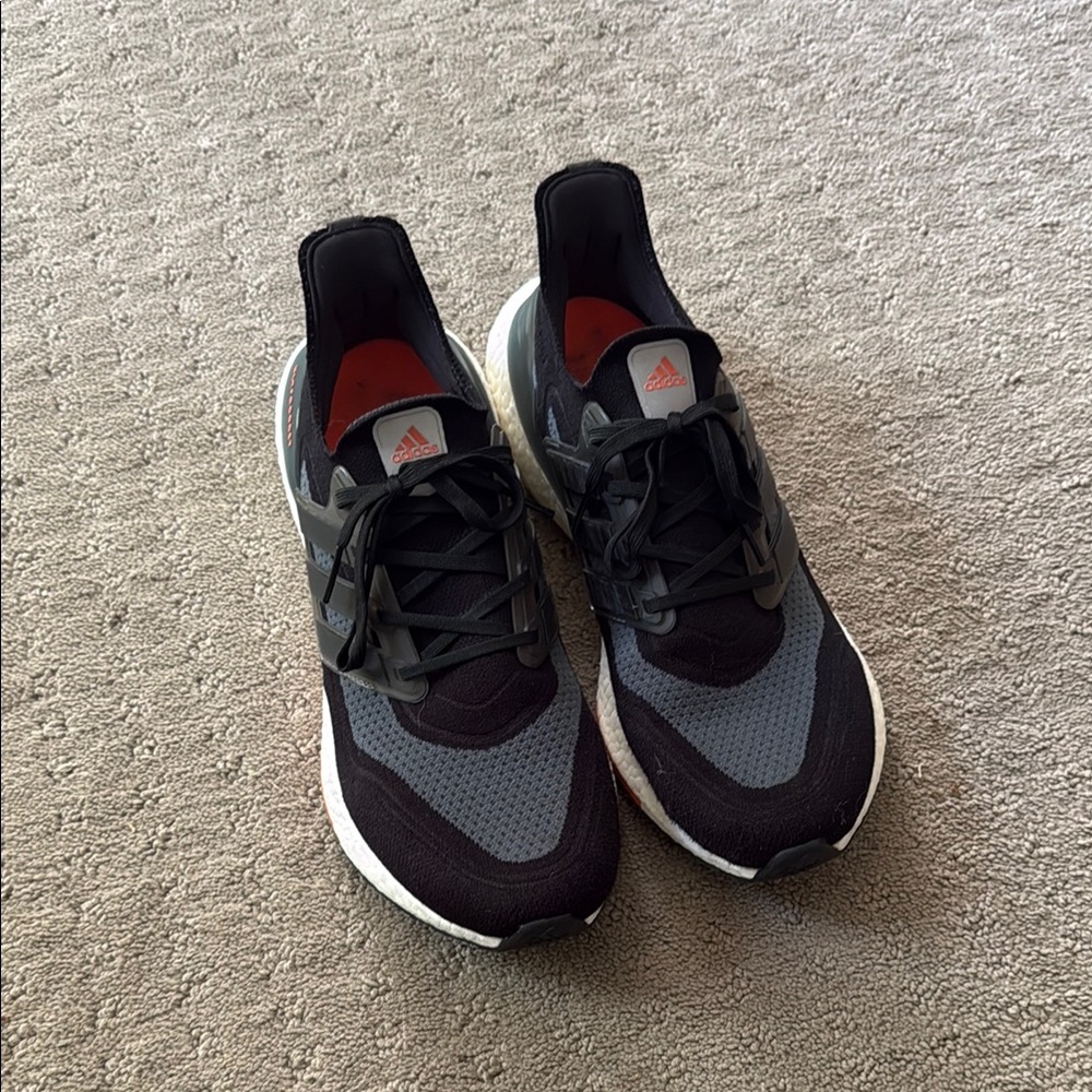 Adidas Black and Gray Athletic Shoes with Modern Design